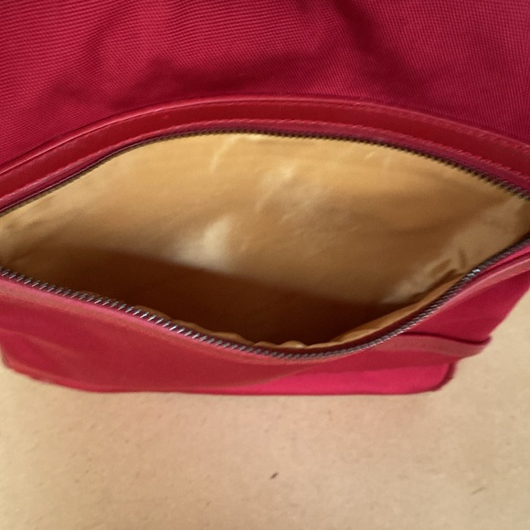 Sapsucker Red Crossbody Bag. - Picture 7 of 15